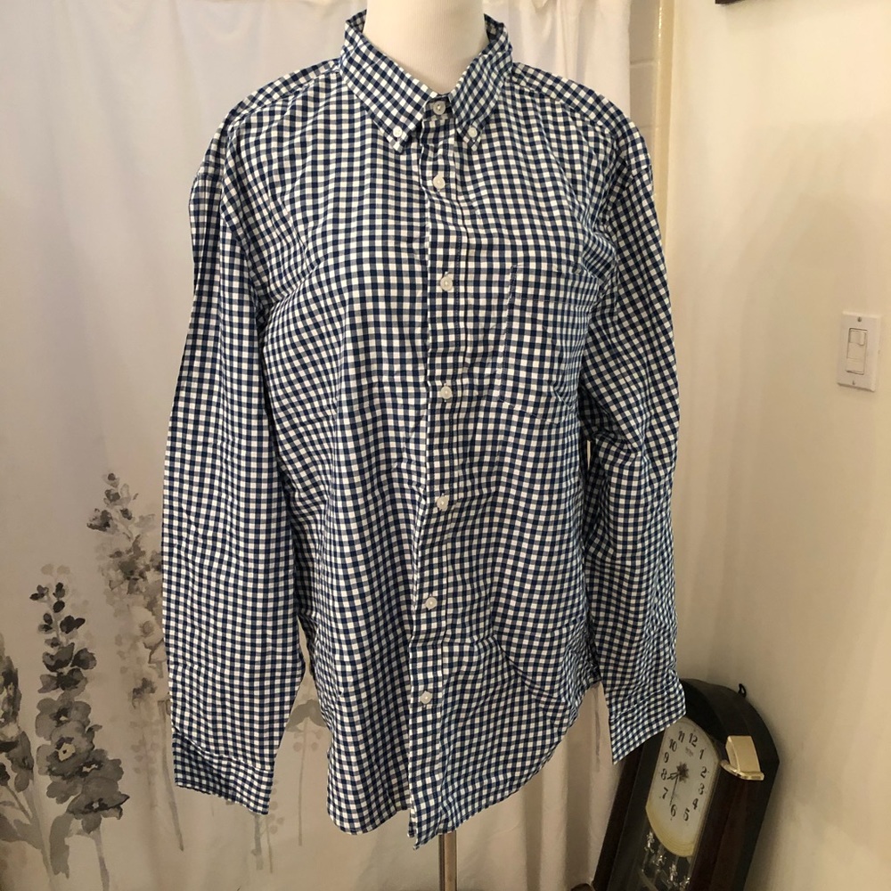 Mens button down shirt NWT